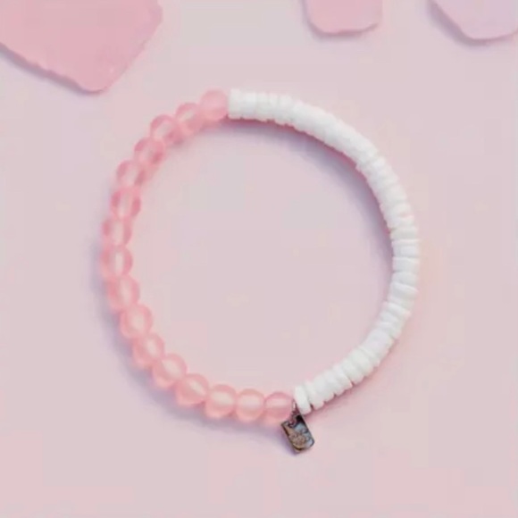 BRAND NEW - Pura Vida Puka Shell & Frosted Bead Stretch Bracelet in color Pink - Picture 1 of 7